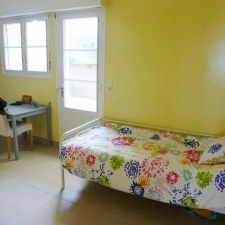 Сasa de vacaciones House : Maison Individuelle De Plain-pied - 3 Chambres - Dans Quartier Calme Royan