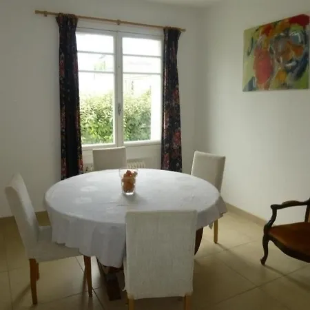 House : Maison Individuelle De Plain-pied - 3 Chambres - Dans Quartier Calme *